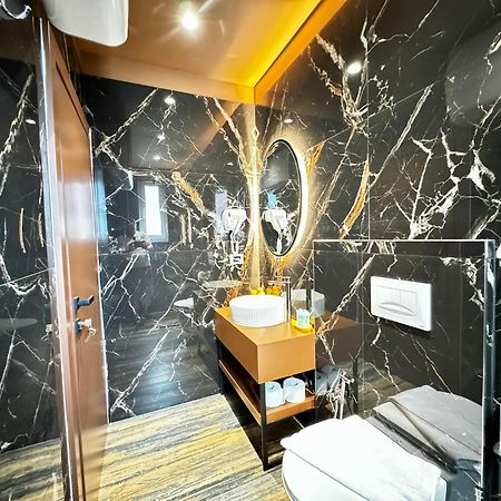 Villa Noem Тирана Екстер'єр фото